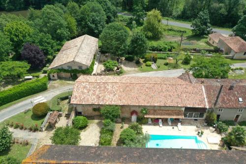 A szálláshely kívülről, Domaine de Beaufort in Saint Front De Pradoux