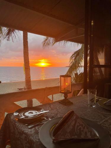 Sunbloom Beachfront Hotel and Restaurant