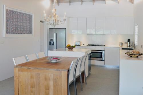 cuina, Laluna Boutique Hotel & Villas in St Georges