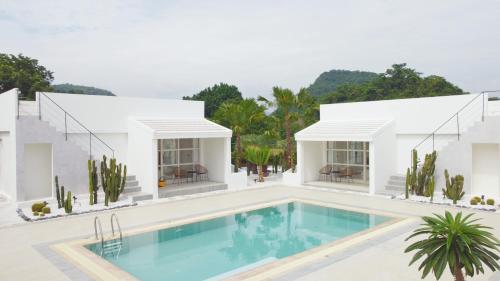ทิพย์วาริน รีสอร์ท เขาใหญ่ Room Type - Studio with Pool View