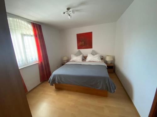 One-Bedroom Apartment image 10