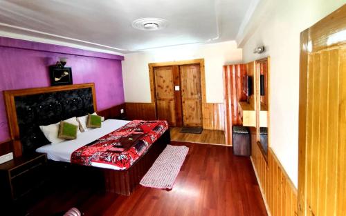 The Eleena Aastha Manali - 3 Star Luxury Hotel in Prini