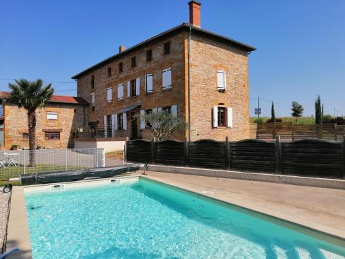 Ferme rénovée en Pierres Dorées - Saint-Germain-Nuelles