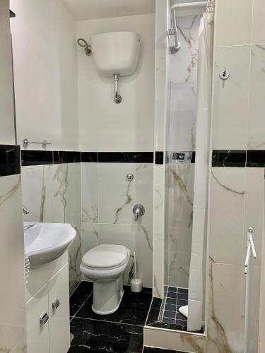 Double or Twin Room image 10