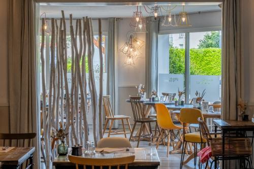 Étterem, Kyriad Lyon Est Bron Eurexpo Le Cottage in Bron