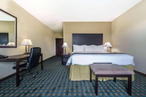 Days Inn & Suites by Wyndham Mineral Wells in Mineral Wells, USA