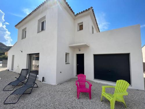 Belle villa neuve avec jardin et parking - Location, gîte - Calenzana