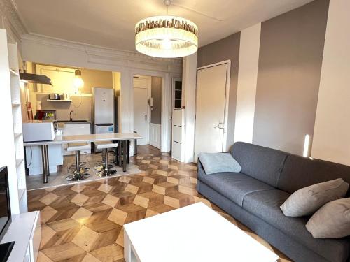 . T1 moderne au centre-ville d'Aix-les-Bains - FR-1-555-33