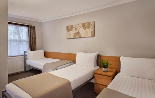 Lords Hotel - image 7