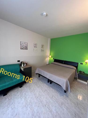 Large Double or Twin Room