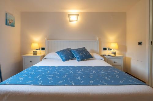 Large Double Room image 9