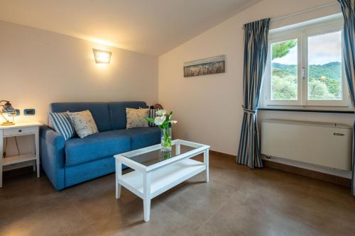 Large Double Room image 7