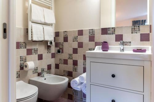 Large Double Room image 1