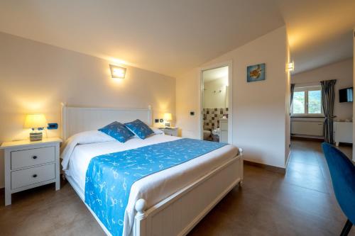 Large Double Room image 2