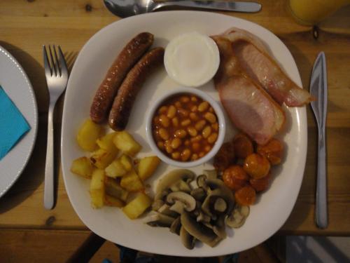 The Great Grubb Bed & Breakfast - image 3