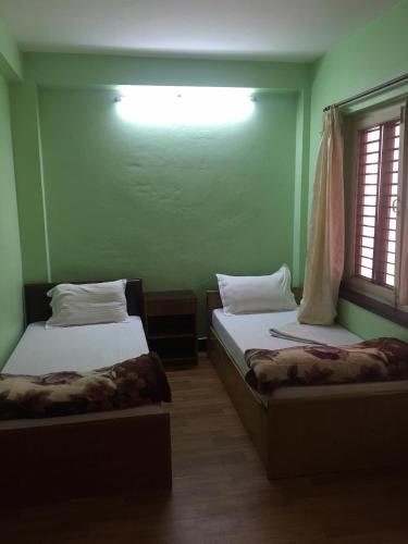 Single Room with Shared Bathroom