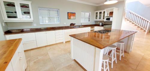 Beach Haven - Sleeps 10 - Tastefully Furnished Holiday Home!, Margate (fotografie 9)