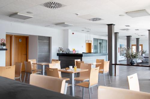 Restaurant, Grupoandria Hotel Platja Gran in Menorca