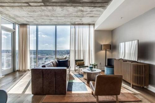 2 BR Lux Panoramic View - Rainey in Austin, USA