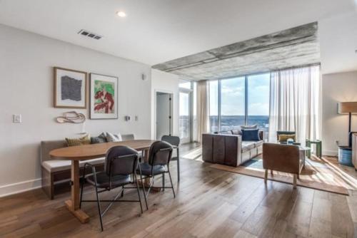 2 BR Lux Panoramic View - Rainey in Austin, USA