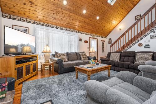 Home Sweet Cabin in Oakland, USA