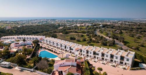 B&B Albufeira - Ocean View Residences 3 Bedroom Villa's Sea View - Bed and Breakfast Albufeira