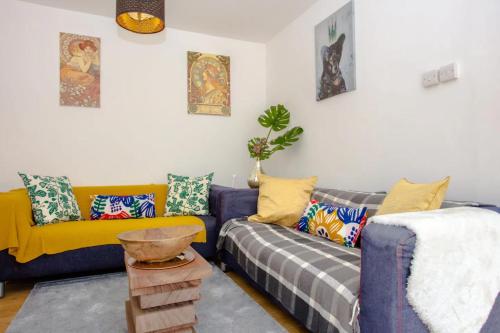 Stylish 4BD House with Private Garden - Stratford gîte à louer Stratford Shopping Centre