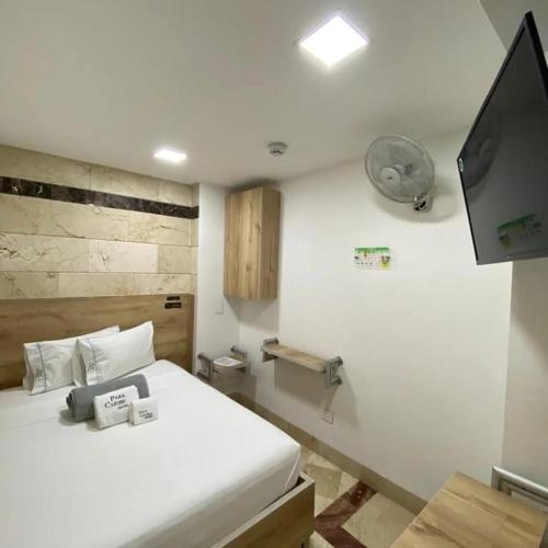 Standard Double Room image 10