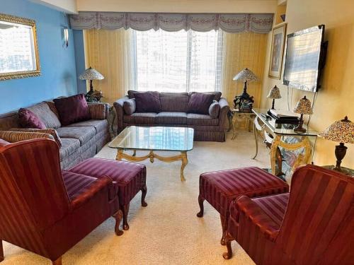 ON THE STRIP - Classic Comfort - 2 Bedroom Condo, Las Vegas (photo 4)