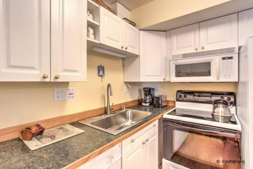 ON THE STRIP - Classic Comfort - 2 Bedroom Condo, Las Vegas (photo 7)