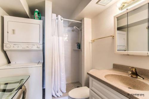 ON THE STRIP - Classic Comfort - 2 Bedroom Condo, Las Vegas (photo 10)