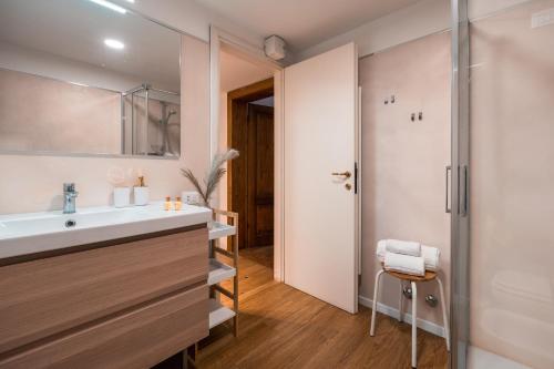 One-Bedroom Apartment image 10