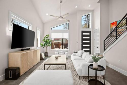 Grand Oasis At E Austin With Pool