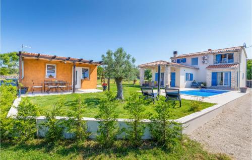 Cozy Home In Gajana With Kitchen