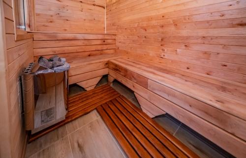 ZACISZE W OGRÓDKU Dom z balią i sauną (ZACISZE W OGRODKU Dom z balia i sauna) in Ogródek
