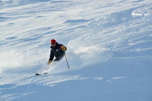 فندق وسبا شاهداق