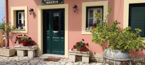 Makris Apartments