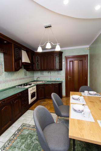 廚房, Центр. Вулиця Липова. 3 кімнати in 捷爾諾波爾