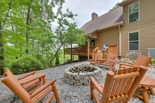 Luxe Blairsville Cabin with Game Room, Near Hikes in Hood, USA