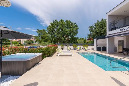 Viesnīcas āriene, Villa Lucia with Jacuzzi and Private Pool in Kadumi