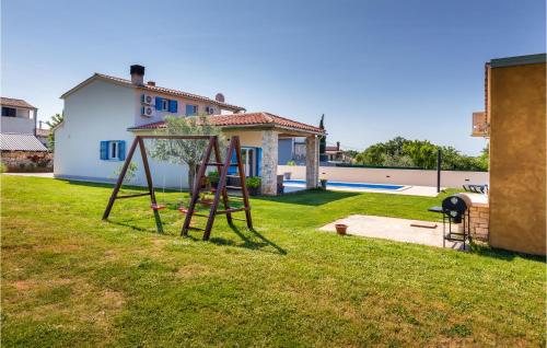 Cozy Home In Gajana With Kitchen