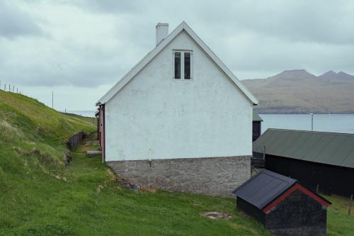 נוף חוץ, Stunning Sea View - 3BR - Beach - Scenic Village in Hósvík