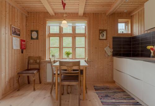 מטבח, Stunning Sea View - 3BR - Beach - Scenic Village in Hósvík