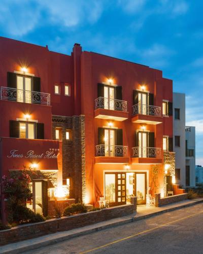 A szálláshely kívülről, Tinos Resort in Tinos