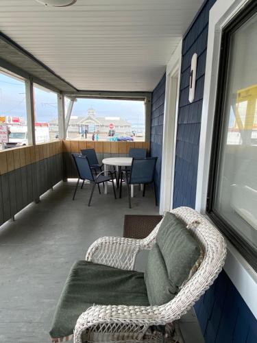 Nautical Beach Apartments