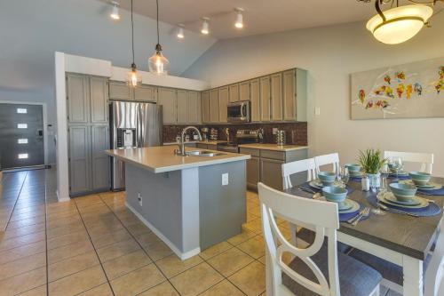 Near Hiking and Golfing Mesa Home with Pool and Patio in Cachet at Las Sendas