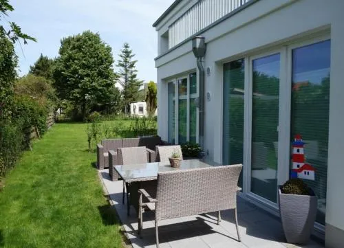 Strandperle; idyllisch gelegen mit Terrasse und Garten, für 4 Personen in Wangerooge, Deutschland