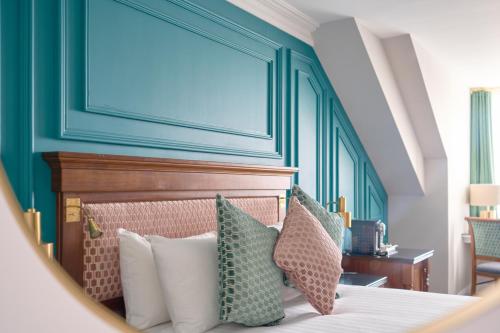 Premium Double/Twin Room image 4