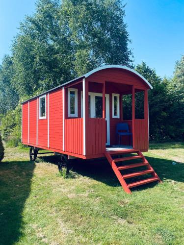 Pipowagens bij Pannenkoekenrestaurant & Camping De Koppenjan 'Een uniek verblijf met kinderspeelboerderij'