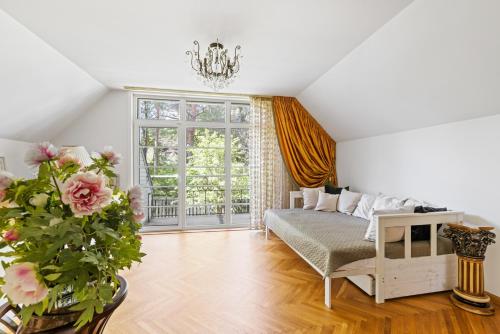 Villa Muusa with a cozy sauna, swimming pool and large beautiful garden, Tallin (foto 7)